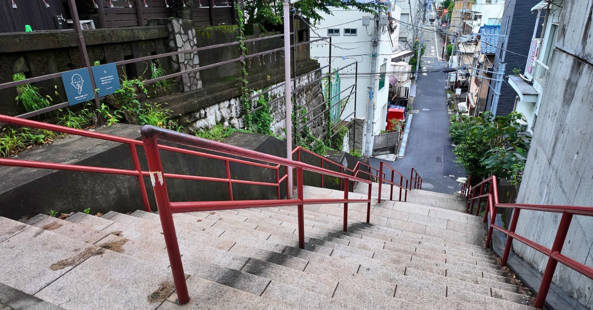 須賀神社,新宿,君の名は,聖地,階段,ご利益,災難除け,金運,御朱印,アクセス,四谷,天白稲荷神社
