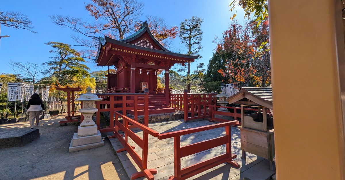 鶴岡八幡宮 旗上弁財天社