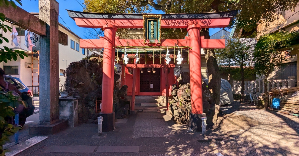 須賀神社,新宿,君の名は,聖地,階段,ご利益,災難除け,金運,御朱印,アクセス,四谷,天白稲荷神社
